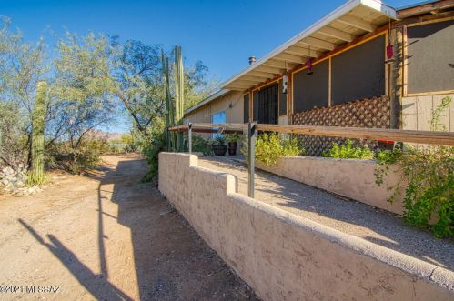 11251 Picture Rocks Rd, Tucson AZ 85743-9615 exterior