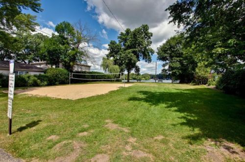 494 Warwick Ln, Bull Valley IL 60014-5426 exterior