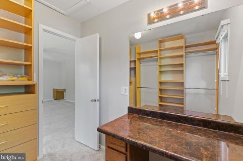 1921 Dundee Rd, Rockville MD exterior