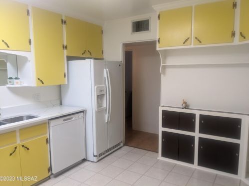 4826 Scarlett St, Tucson, AZ 85711-4337