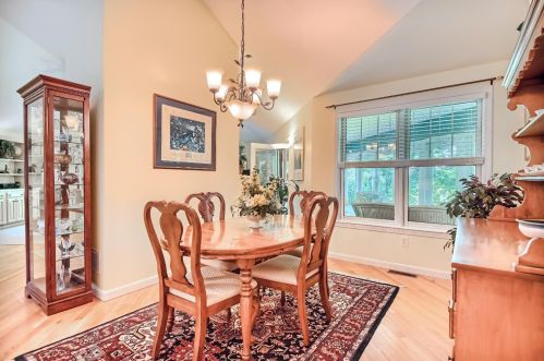 14 Foxcross Cir, Concord NH 03301-6920 exterior