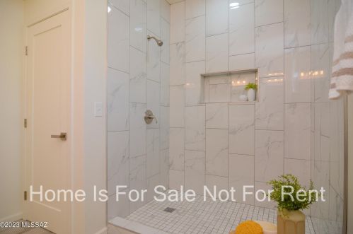 5690 Placita Amanecer, Tucson AZ  85718-4002 exterior