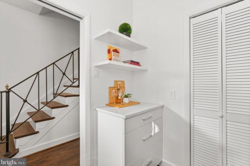 114 Duddington Pl, Washington DC  20003-2609 exterior