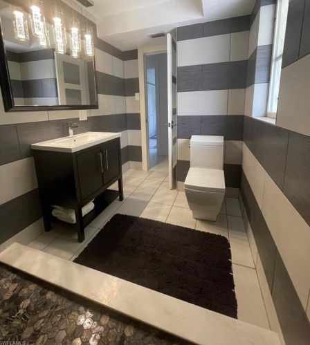 2120 Sandpiper St, Naples FL 34102-1505 exterior