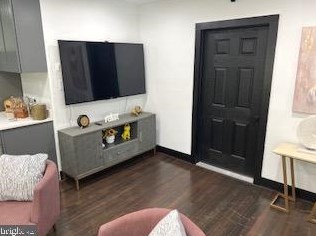 585 University Blvd, Silver Spring MD  20901-3780 exterior