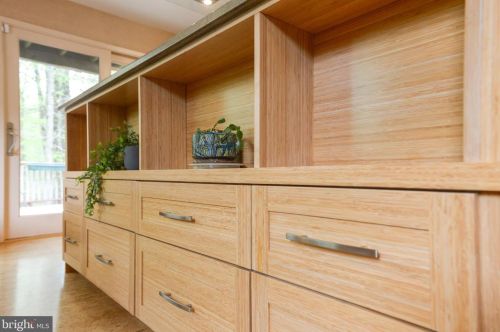 16 Arlive Ct, Rockville MD 20854-2978 exterior