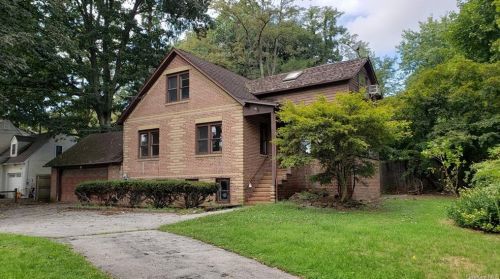 660 Vassar Rd, Poughkeepsie NY 12603-6034 exterior