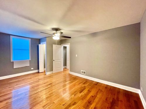 1330 73rd St, Chicago IL 60638-5916 exterior