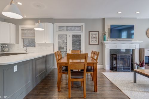 854 Buckingham Pl, Chicago IL  60657-2382 exterior