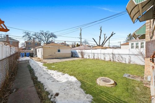 9540 Lowe Ave, Chicago IL 60628-7435 exterior