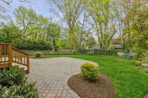 6 Tudor Oval, Westfield NJ 07090-2223 exterior