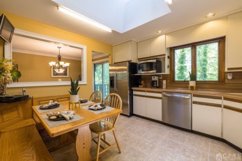 2350 Plainfield Ave, Piscataway NJ 08854-4045 exterior