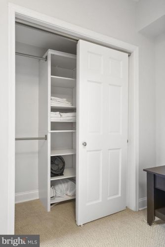 1409 Hopkins St, Washington DC 20036-5922 exterior