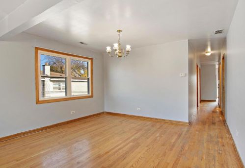 6601 Cornelia Ave, Chicago IL 60618-6035 exterior