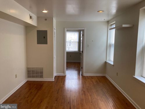 1149 15th St, Philadelphia, PA 19146-3101