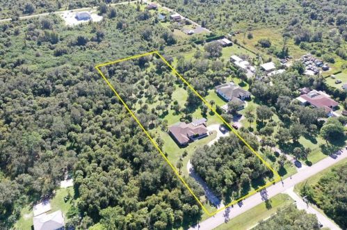 3520 20th Ave, Naples, FL 34117-9197