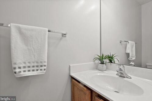 7977 Brightmeadow Ct, Ellicott MD 21043-7937 exterior