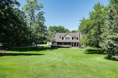 5 Hillcrest Dr, Saint Paul MN 55110-6101 exterior