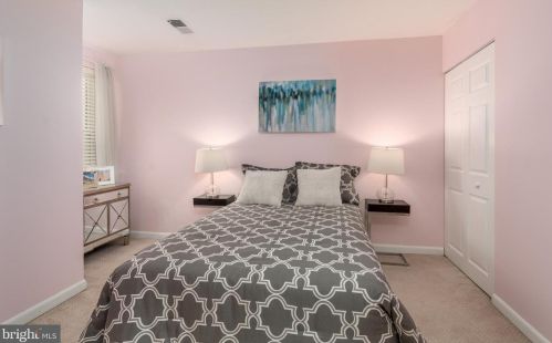 1357 Emerald St, Washington DC 20002-5431 exterior