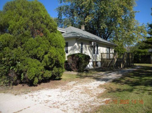 112 Emery St, Joliet, IL 60436-1213