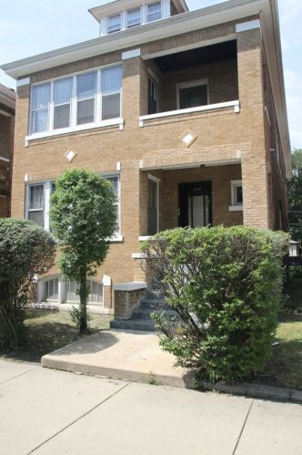 6938 Campbell Ave, Chicago IL 60645-4604 exterior