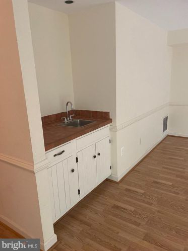 1405 Mclean Mews Ct, Mc Lean VA  22101-3800 exterior