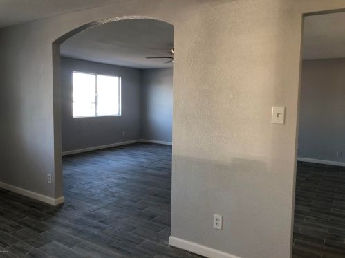 5413 Edgemont Ave, Phoenix AZ 85035-1716 exterior