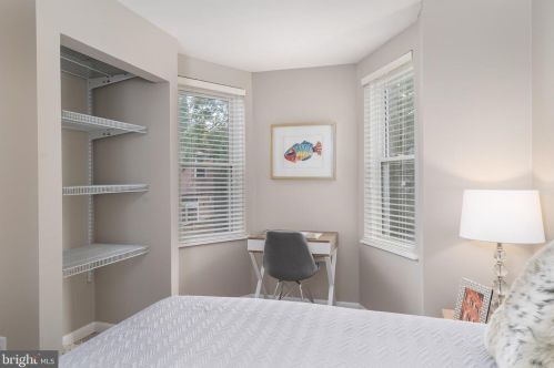 1357 Emerald St, Washington DC 20002-5431 exterior