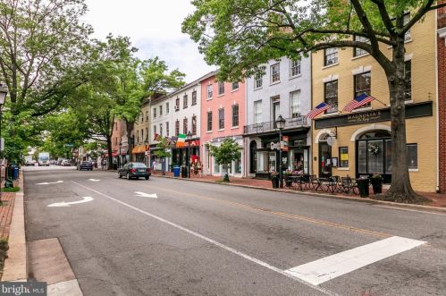 418 Fayette St, Alexandria VA 22314-2228 exterior