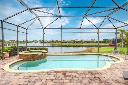 6581 Caldecott Dr, Naples FL 34113-3195 exterior