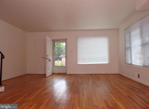 133 Taylor Run Pkwy, Alexandria VA  22314-4978 exterior