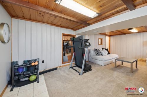 283 Longleaf Dr, Moon Twp PA  15108-3135 exterior