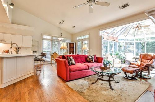 335 Craighead Dr, Atlanta GA 30319-1086 exterior