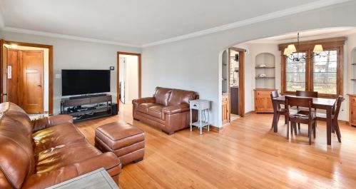 8465 Ravenswood Cir, Milwaukee WI 53226-4653 exterior