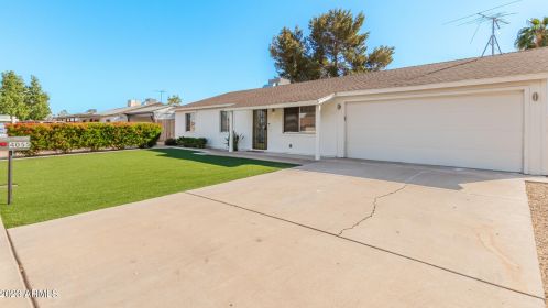 4055 Crocus Dr, Phoenix AZ  85032-5417 exterior