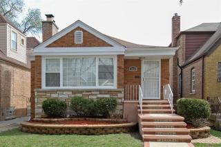 8039 Maplewood Ave, Chicago, IL 60652-2807