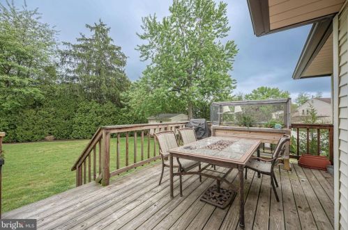 2402 Andover Rd, Riverton NJ 08077-3510 exterior