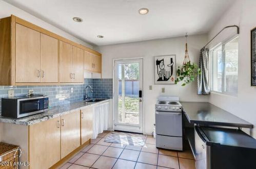 4233 17 Ave, Phoenix AZ 85027-5308 exterior