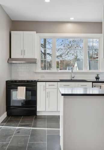 79 Bancroft St, Portland ME  04102-2028 exterior