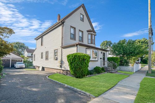 93 Bismark Ave, Valley Stream NY  11581-1408 exterior