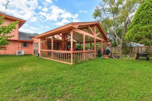 12422 Deer Trak, Austin TX 78727-5746 exterior