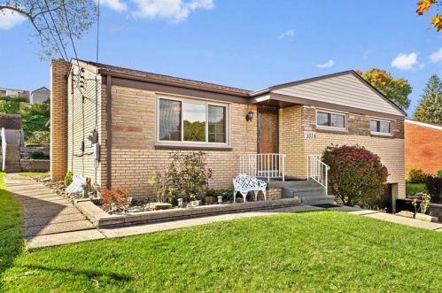 5034 Leona Dr, Pittsburgh PA 15227-3622 exterior