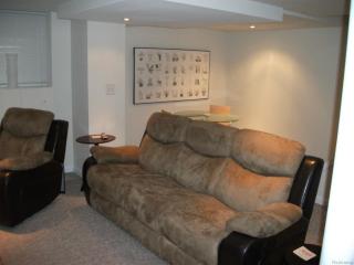 566 Merrill St, Bham MI  48009-1443 exterior