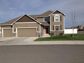 1809 76th Ave, Yakima, WA 98908-1977