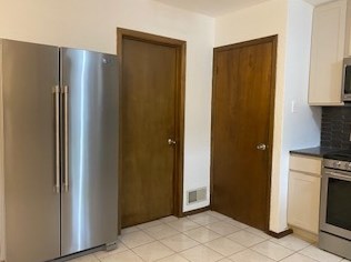 6659 64th St, Chicago IL  60638-4915 exterior