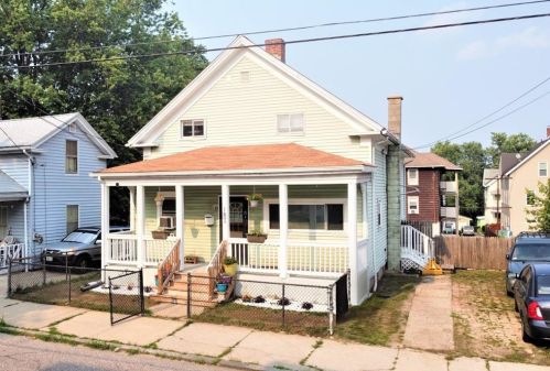 187 2nd Ave, Woonsocket, RI 02895-4037