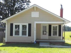 710 Cole St, Greensboro NC  27401-4514 exterior