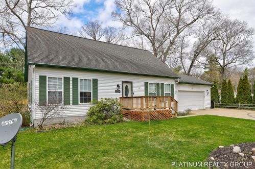 7579 Siesta Ct, Sylvan Beach MI  49461-9512 exterior