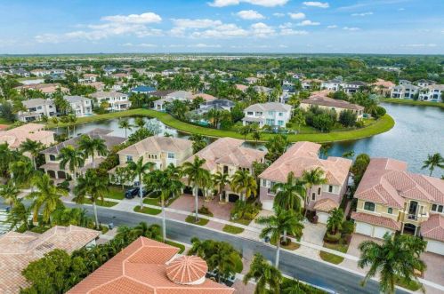 17894 Monte Vis Dr, Boca Raton FL 33496-1057 exterior