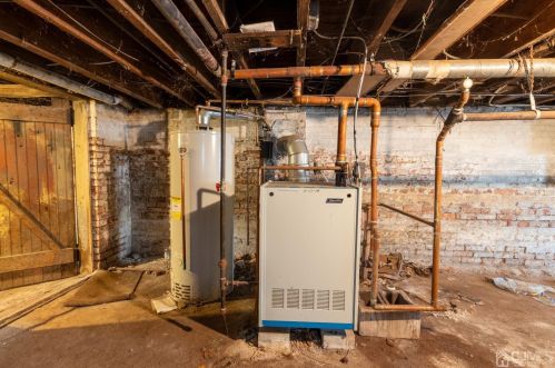 138 Hamilton St, New Brunswick NJ 08901-1806 exterior